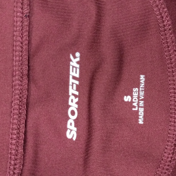 SANY BLACK NORTHFACE JACKET, BURGUNDY LONGSLEEVE 3/4 ZIP, RED SHORT SLEEVE SHIRT - Picture 15 of 16